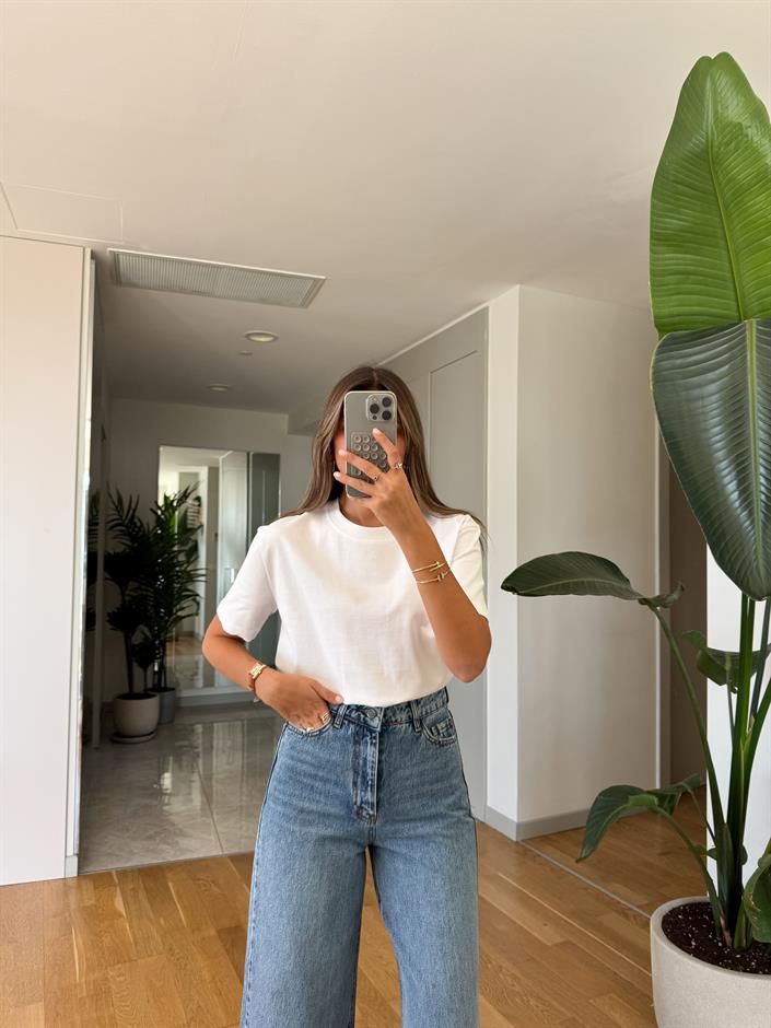 Dilvin Dekoratif Dikişli Bisiklet Yaka Tişört-Beyaz