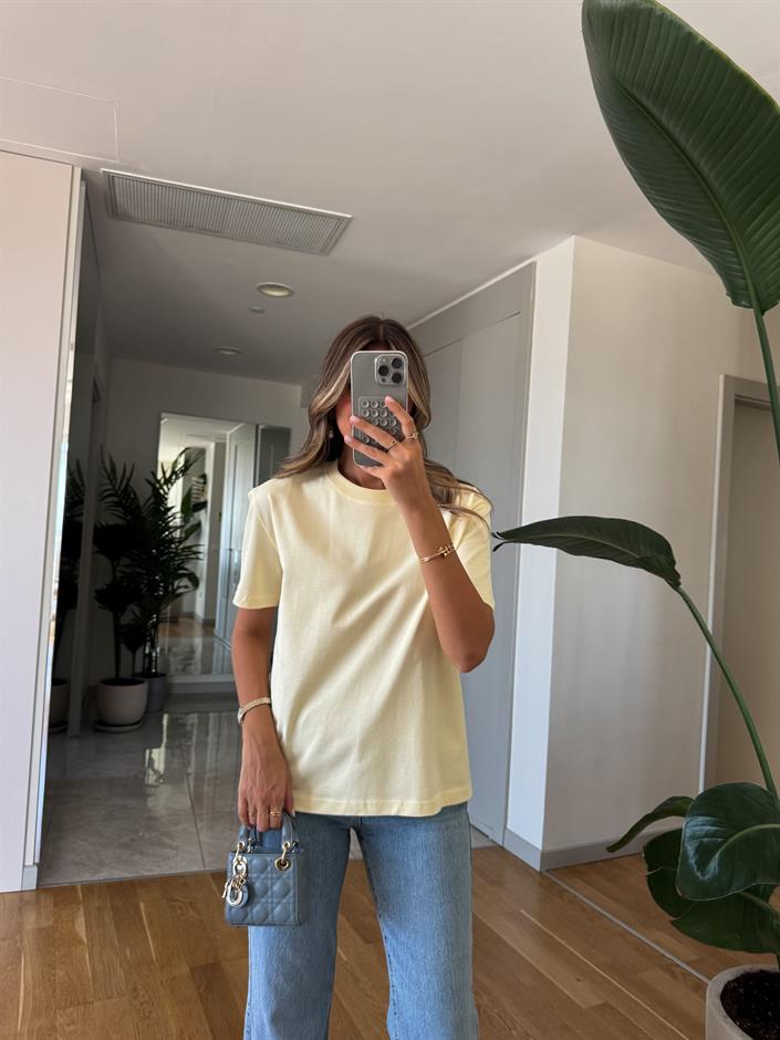 Dilvin Dekoratif Dikişli Bisiklet Yaka Tişört - Açık Sarı 