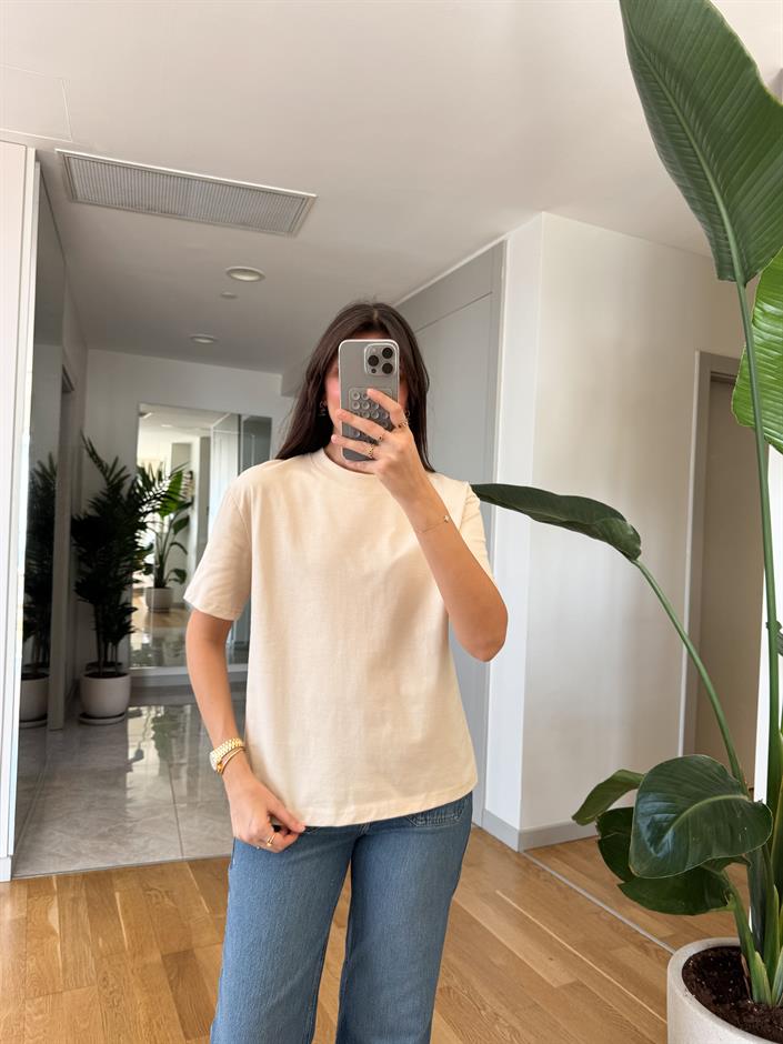 Dilvin Dekoratif Dikişli Bisiklet Yaka Tişört- Bej