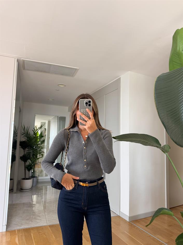 Dilvin Dik Yaka Çıtçıtlı Triko Kazak - Füme