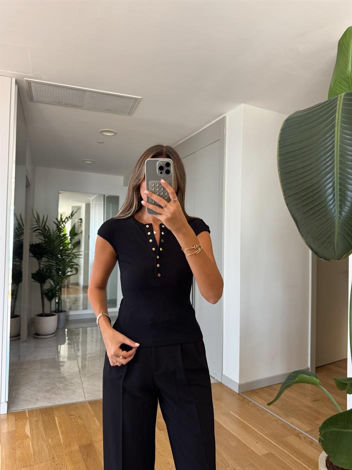 Dilvin Düğmeli Kısa Kollu Top - Siyah