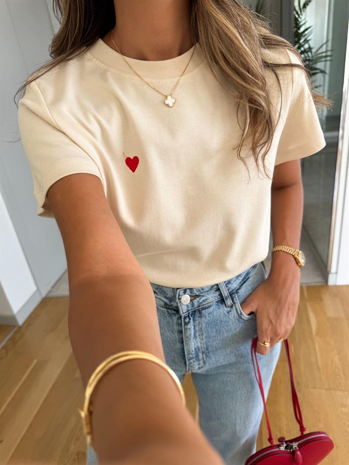 Dilvin Kalp Nakışlı Tişört - Taş