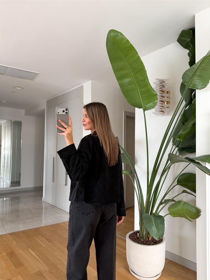 Dilvin Kapak Cepli Süet Ceket - Siyah