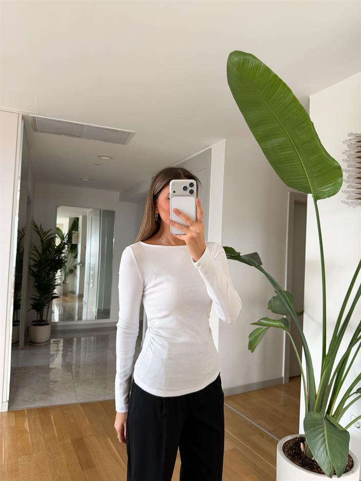 Dilvin Kayık Yaka Drapeli Basic - Beyaz 