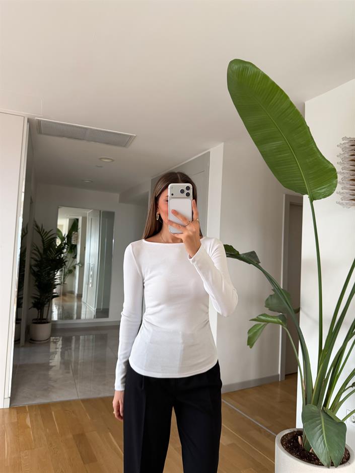 Dilvin Kayık Yaka Drapeli Basic - Beyaz 