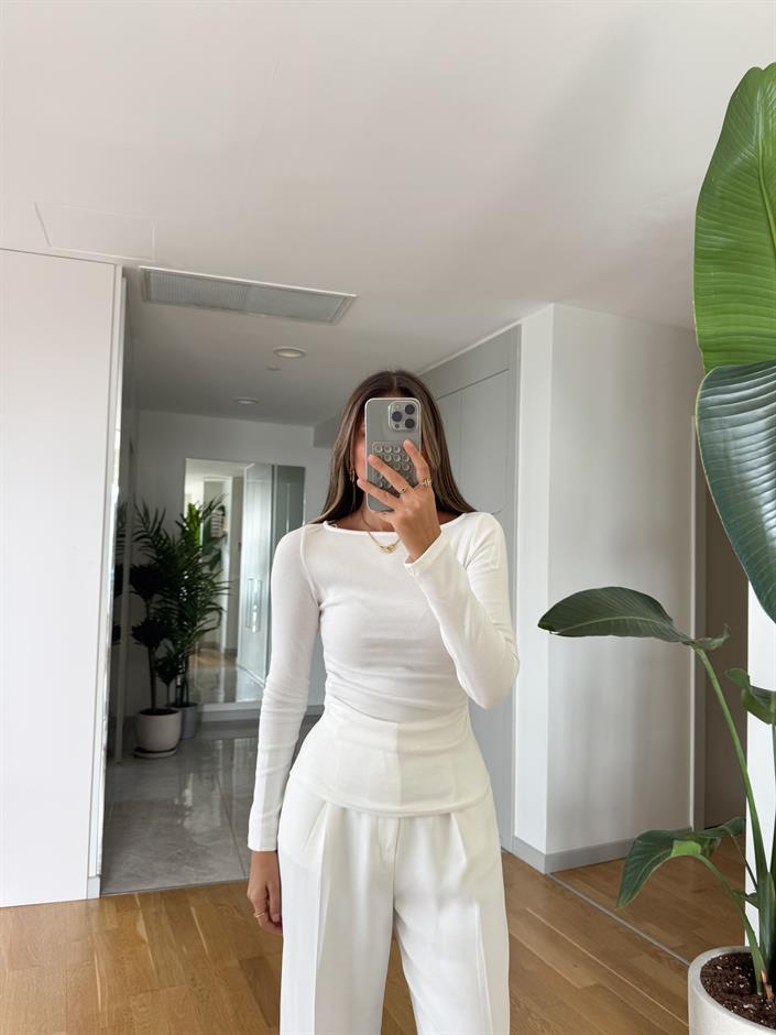 Dilvin Kayık Yaka Drapeli Basic - Ekru