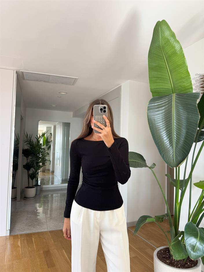 Dilvin Kayık Yaka Drapeli Basic - Siyah