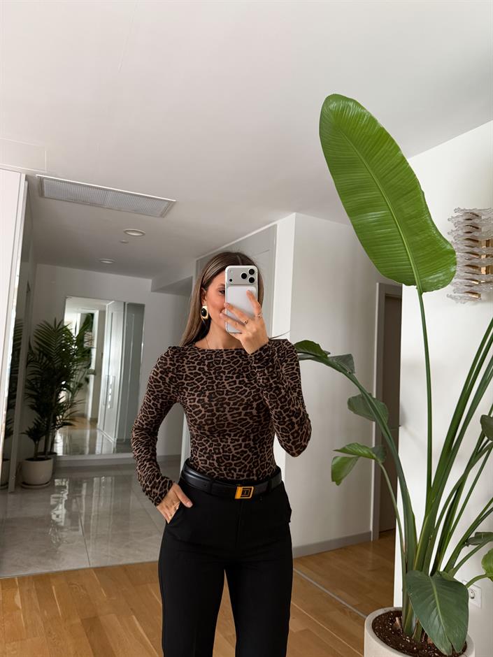 Dilvin Kayık Yaka Leopar Desenli Badi