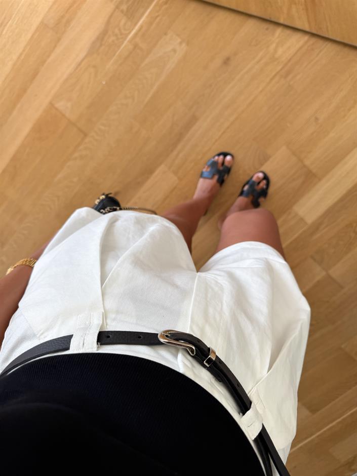 Dilvin Kemerli Pensli Bermuda Şort - Ekru