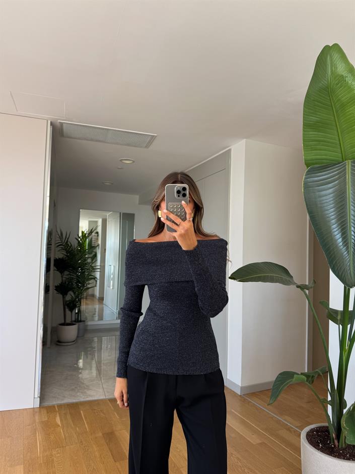 Dilvin Madonna Yaka Simli Triko - Lacivert