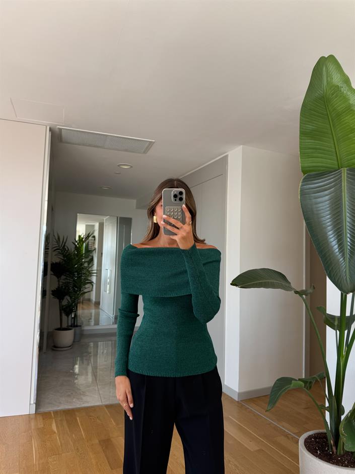 Dilvin Madonna Yaka Simli Triko - Zümrüt 