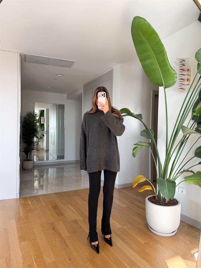 Dilvin Paçası Yırtmaçlı Ottoman Tayt - Siyah