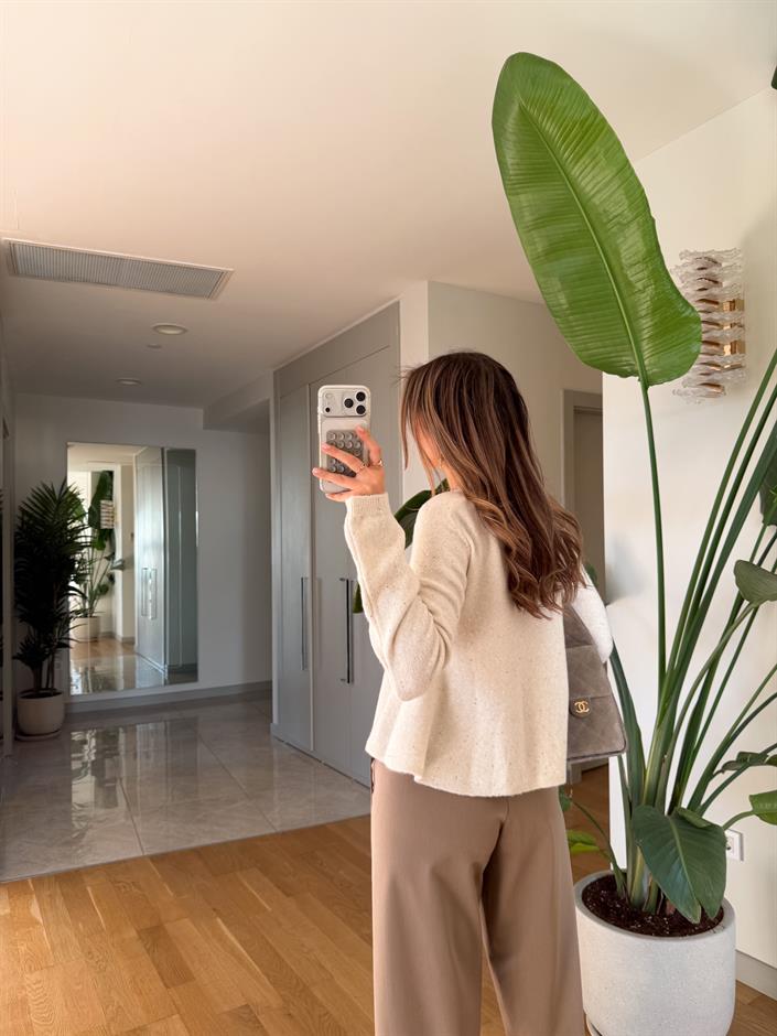 Dilvin Peplum Pullu Kazak - Ekru 