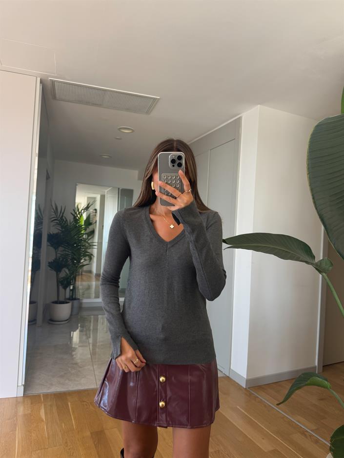 Dilvin V Yaka Kolu Yırtmaçlı Kazak - Füme