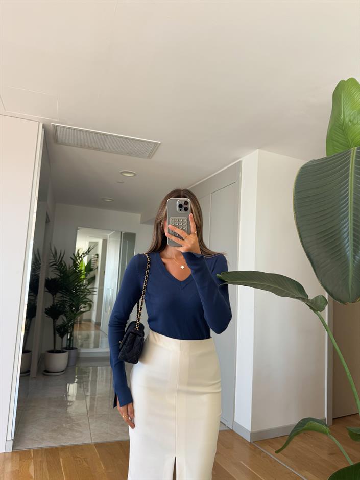 Dilvin V Yaka Kolu Yırtmaçlı Kazak - İndigo