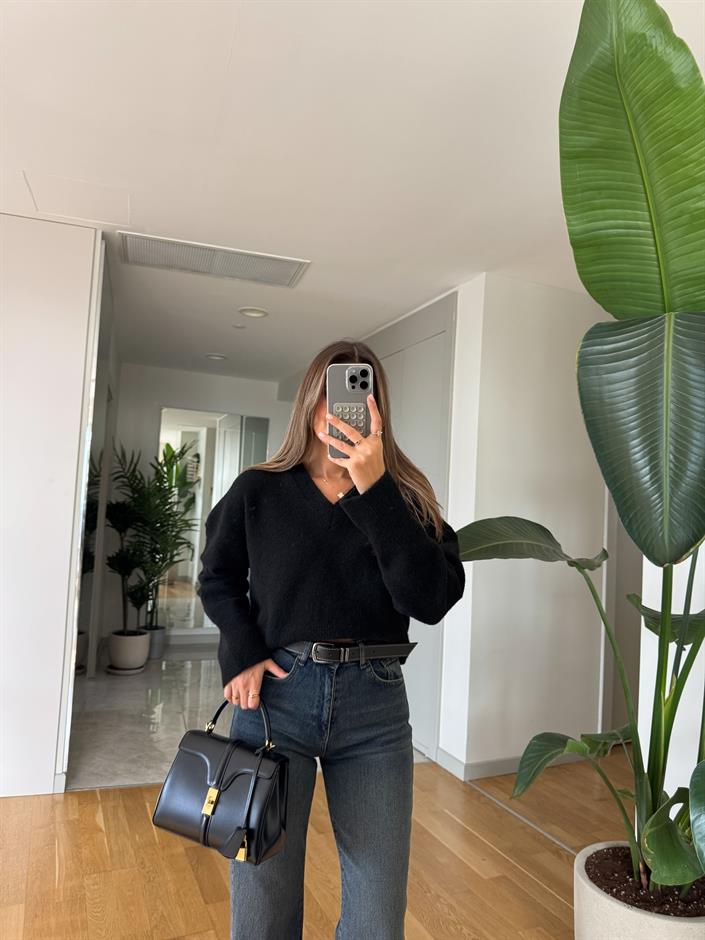 Dilvin V Yaka Yumoş Kazak - Siyah