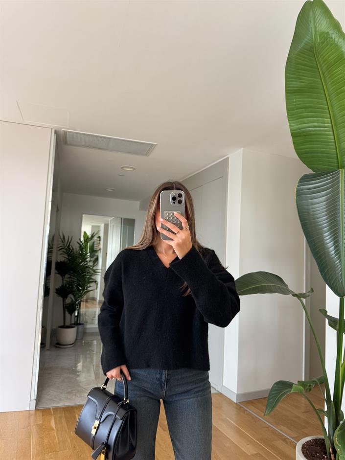 Dilvin V Yaka Yumoş Kazak - Siyah