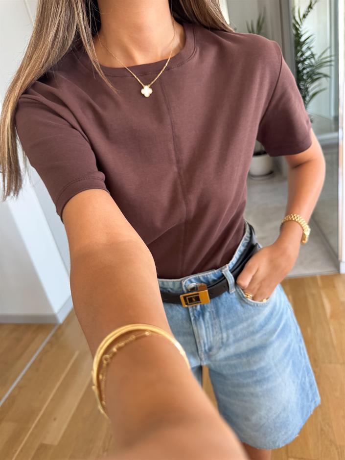 Dilvin Yırtmaç Detaylı Tişört - Kahve