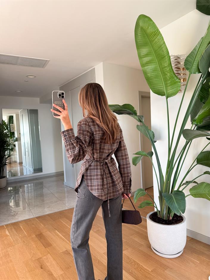 Düğme Detaylı Vatkalı Kareli Gömlek - Kahve