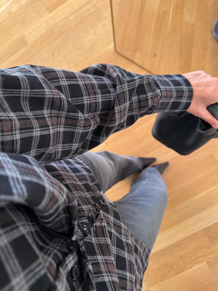 Düğme Detaylı Vatkalı Kareli Gömlek - Siyah