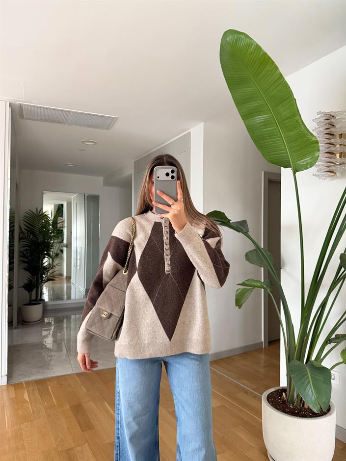 Düğmeli Baklava Desen Kazak - Kahve Bej 