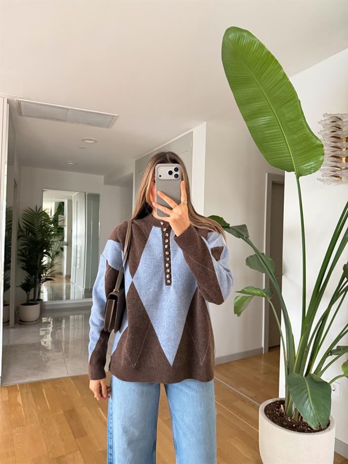 Düğmeli Baklava Desen Kazak - Kahve Mavi 