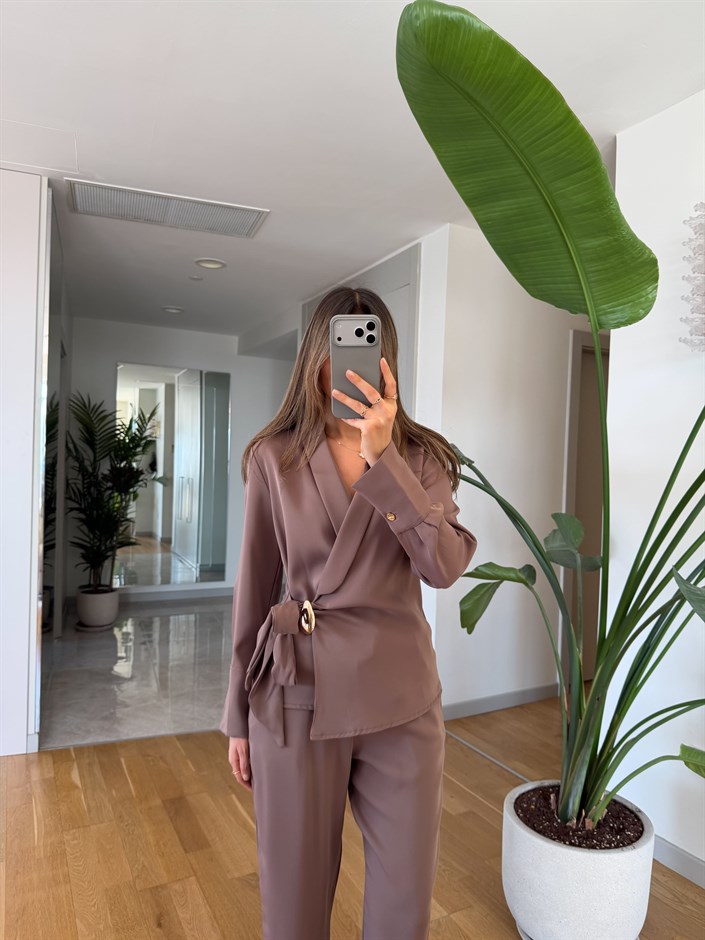 Dylan Gold Broş Detaylı Takım - Vizon