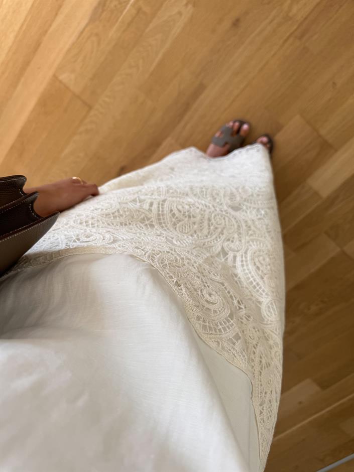 Ekru Dantel Detaylı Garnili Elbise 