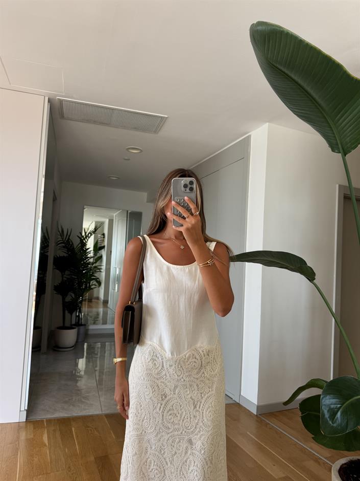 Ekru Dantel Detaylı Garnili Elbise 