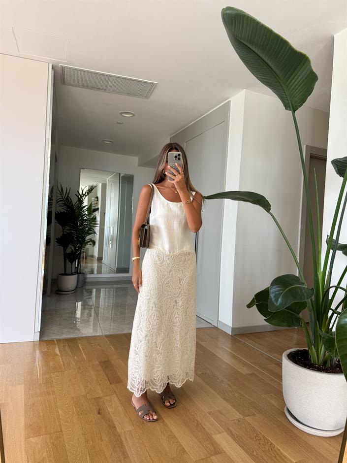 Ekru Dantel Detaylı Garnili Elbise 