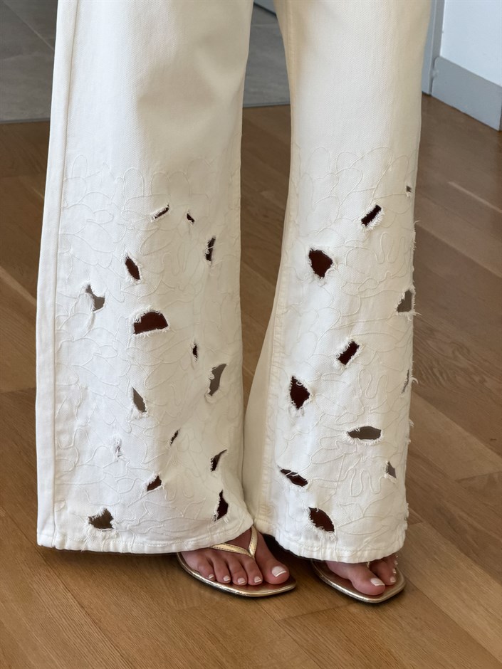 Ekru Delikli Ve Nakışlı Wide Leg Jean