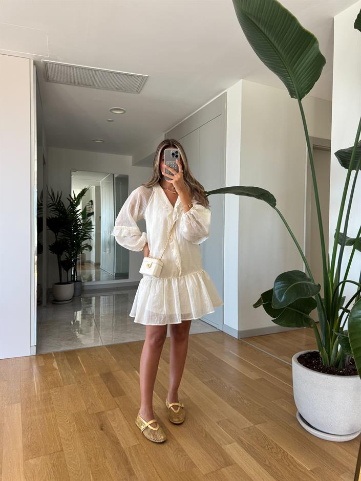 Ekru Fırfır Detaylı Elbise