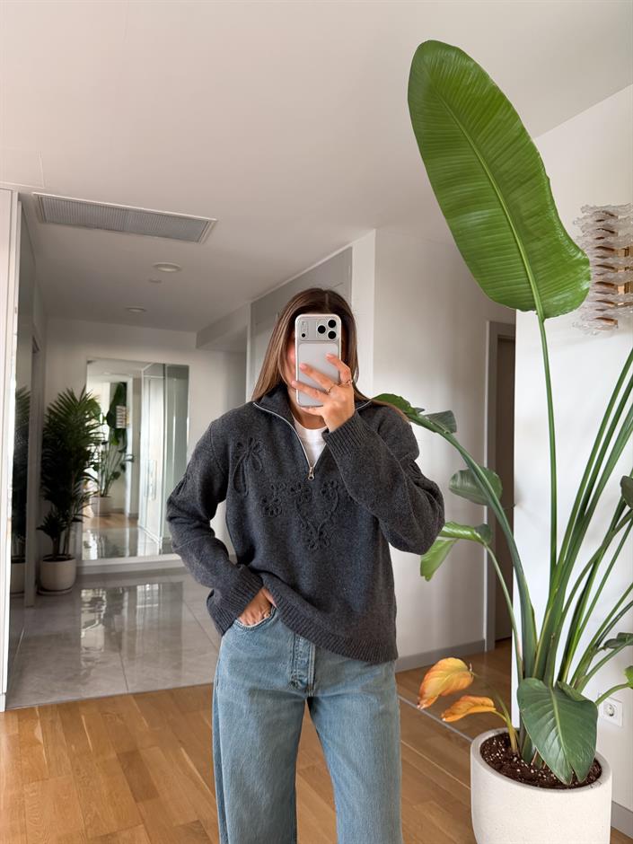 Fermuarlı Çiçek Motifli Kazak - Antrasit