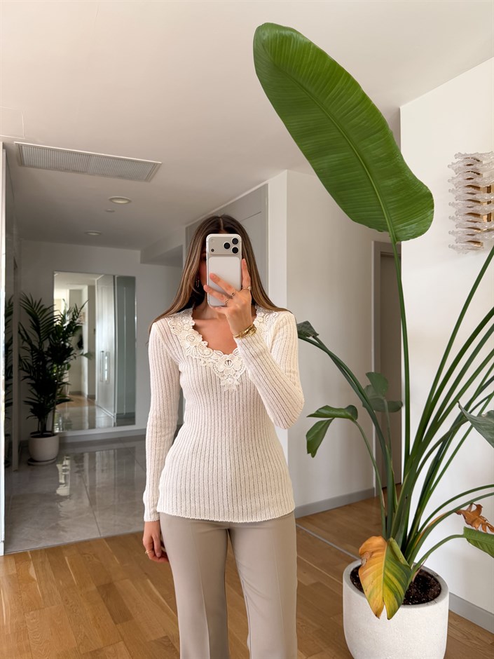 Ginevra Yakadan Dantelli Triko - Ekru