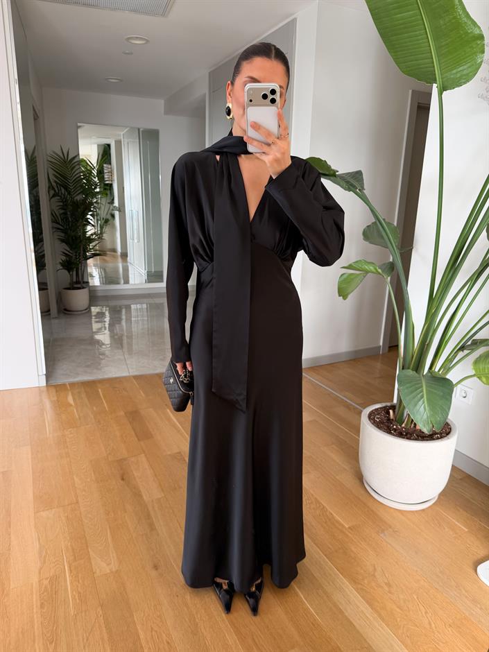 Göğüs Büzgülü V Yaka Saten Elbise - Siyah