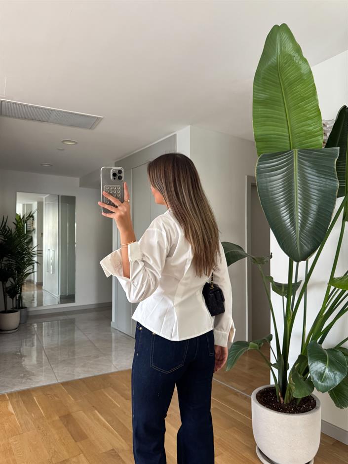 Gold Düğmeli Pileli Gömlek- Beyaz