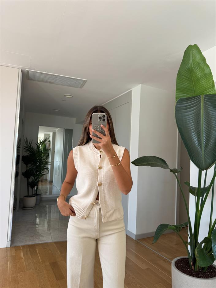 Gold Düğmeli Yelek - Ekru