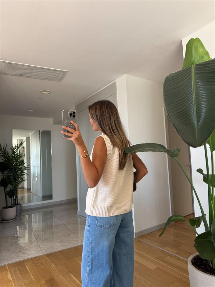 Gold Düğmeli Triko Yelek - Taş