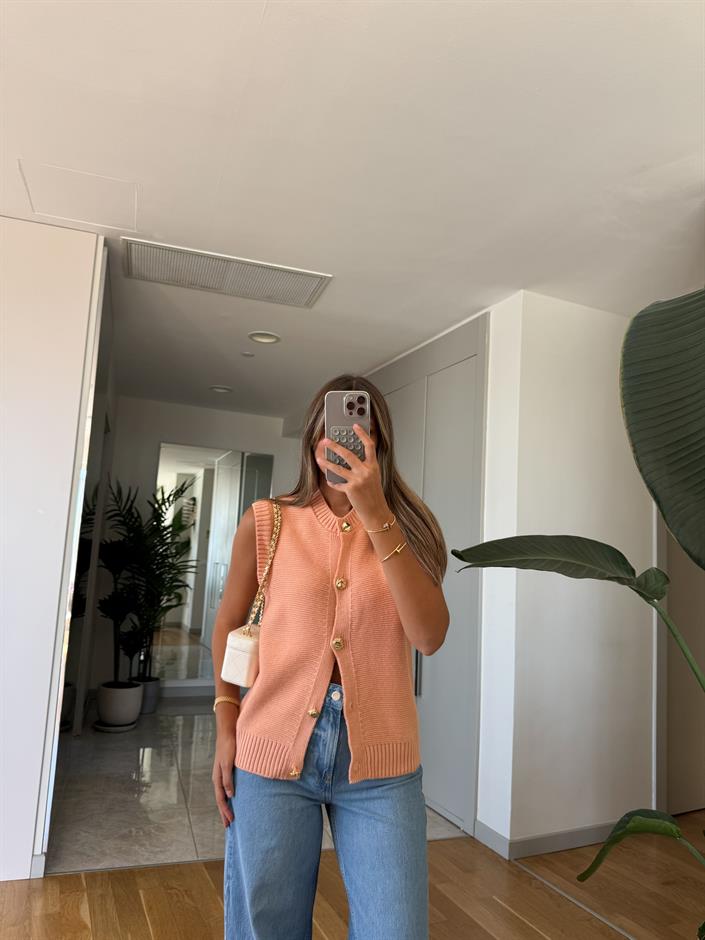 Gold Düğmeli Yelek - Yavru Ağzı