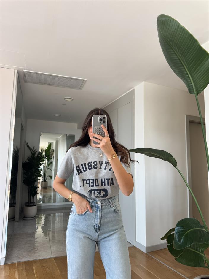 Gri Lacivert Yazılı Tişört