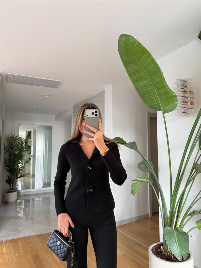 Grown Taşlı Çiçek Düğmeli Triko Ceket - Siyah