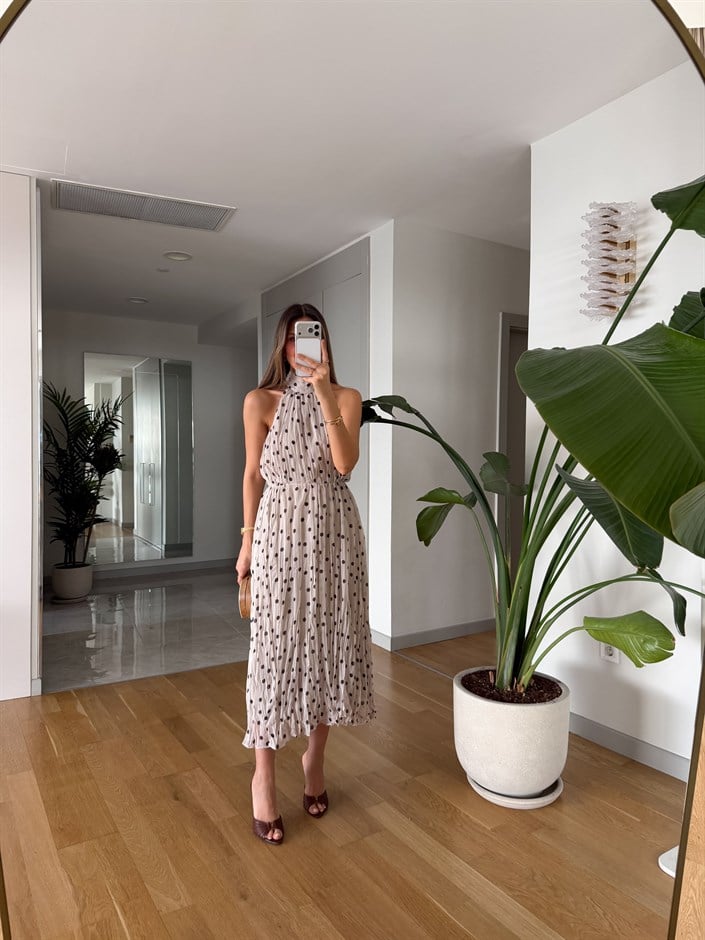 Halter Yaka Puantiyeli Şifon Elbise - Bej