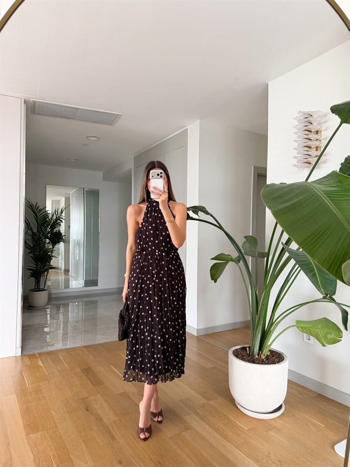 Halter Yaka Puantiyeli Şifon Elbise - Koyu Kahve