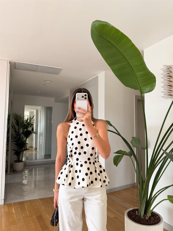 Halter Yaka Sırt Dekolteli Puantiyeli Volanlı Bluz-Ekru