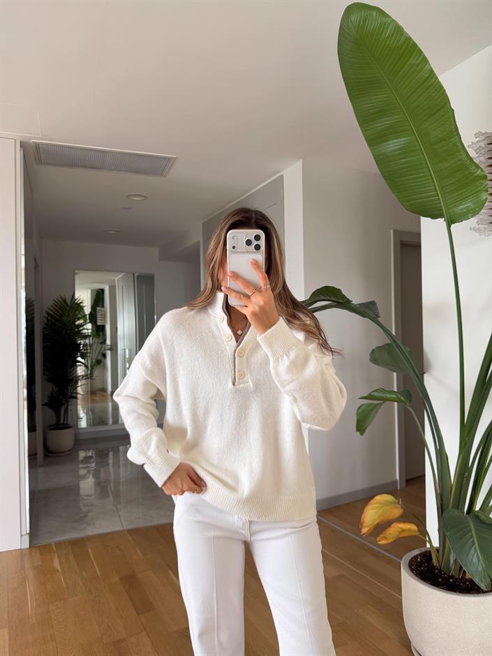 İki Patlı Düğmeli Kazak Ekru