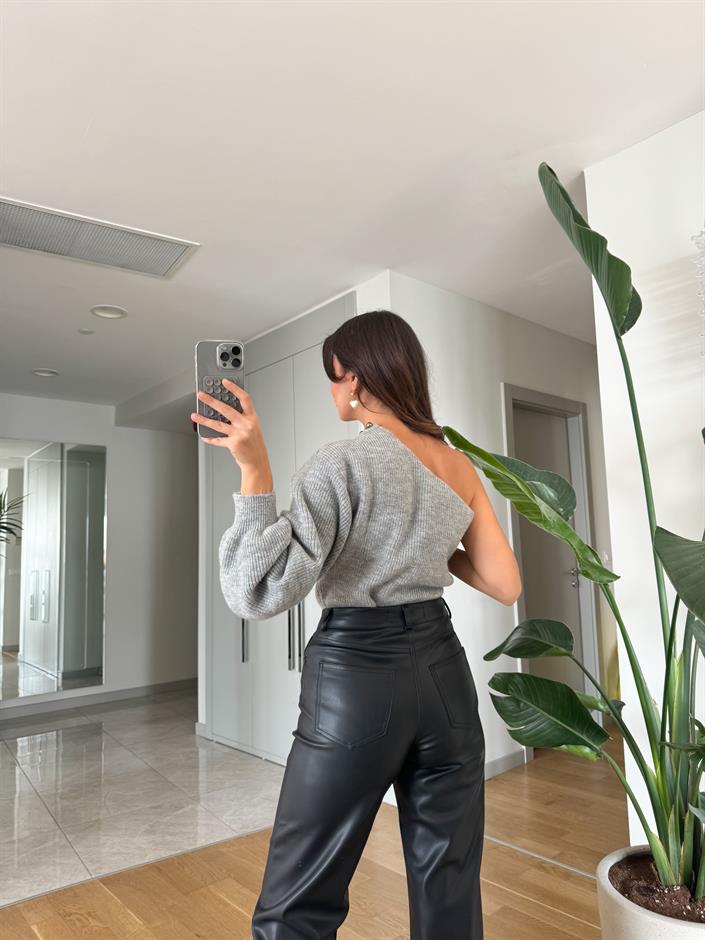 İnci Detaylı Tek Kol Kazak-Gri 