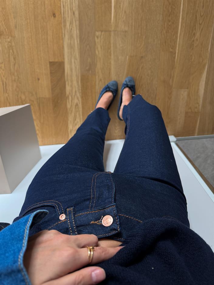 Irana Kesik Paça Jean - Lacivert