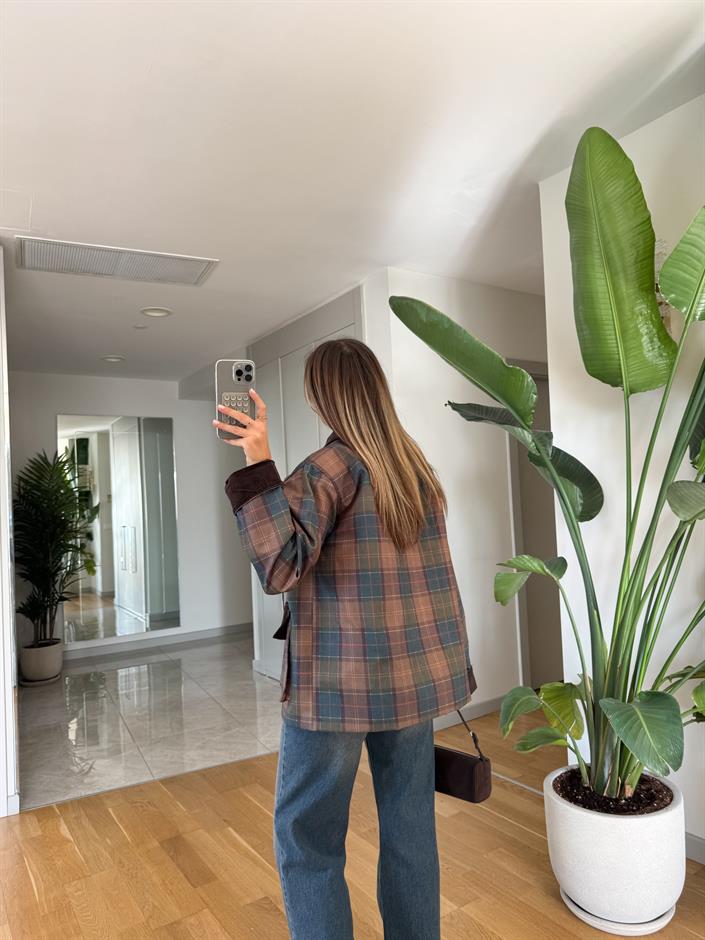 Kadife Yakalı Yeşil Ekoseli Ceket