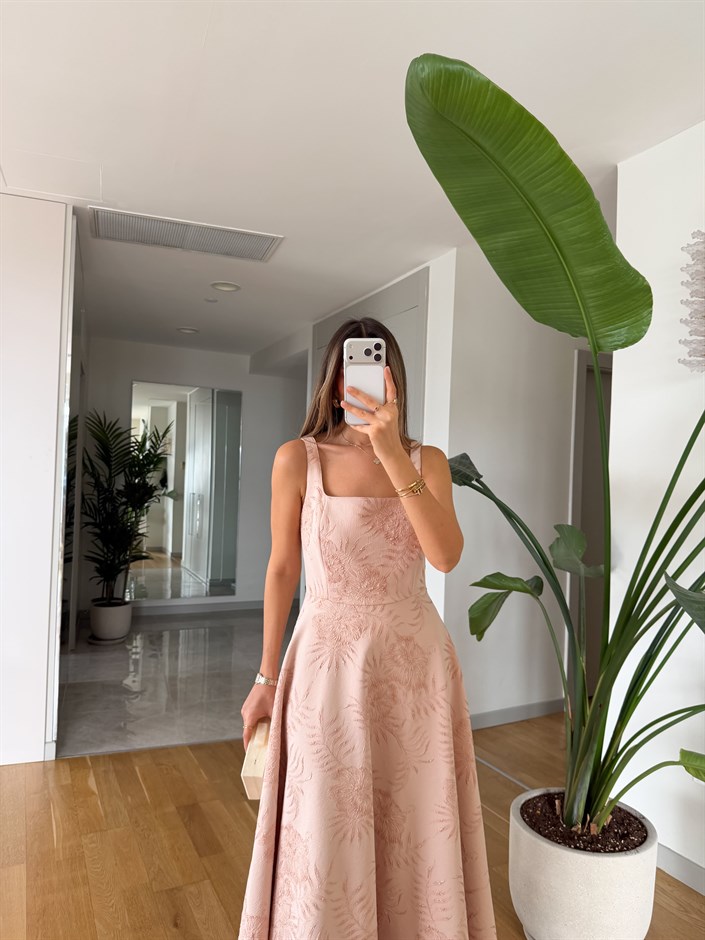 Kare Yaka Jakarlı Midi Elbise - Pudra