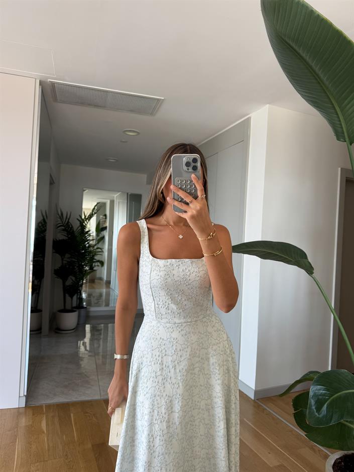 Kate Üzeri Sim Nakışlı İthal Elbise - Mavi